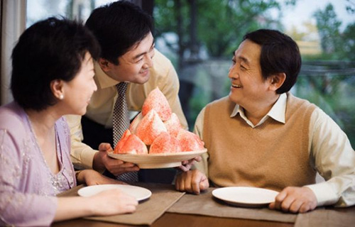Hướng dẫn cách ra mắt bố vợ